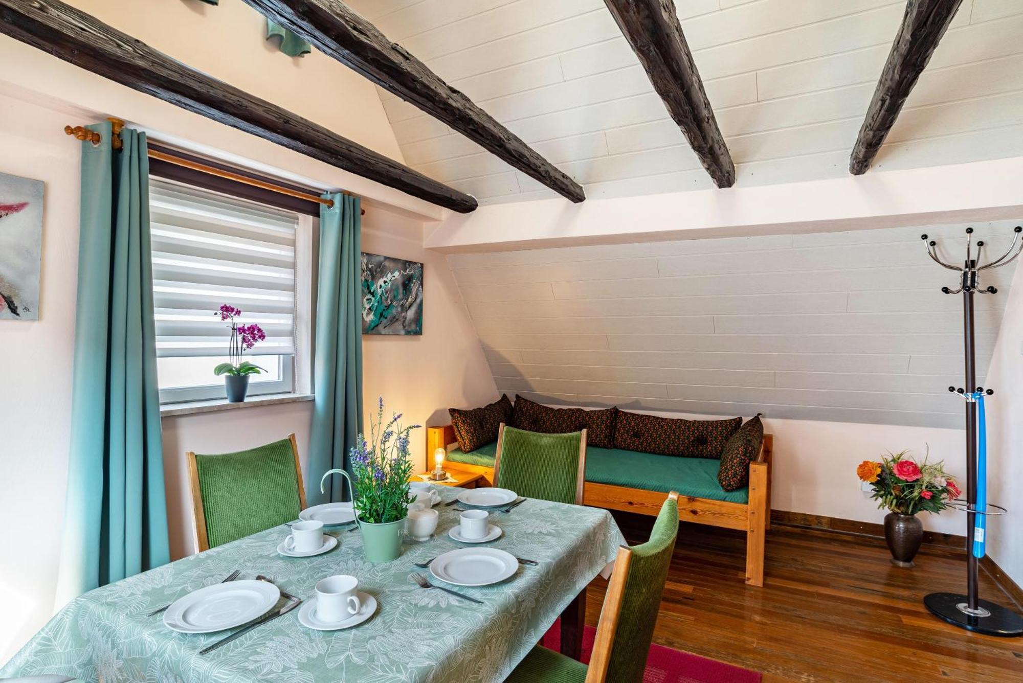 Ferienwohnung Blaues Haus Ubstadt-Weiher Exteriör bild