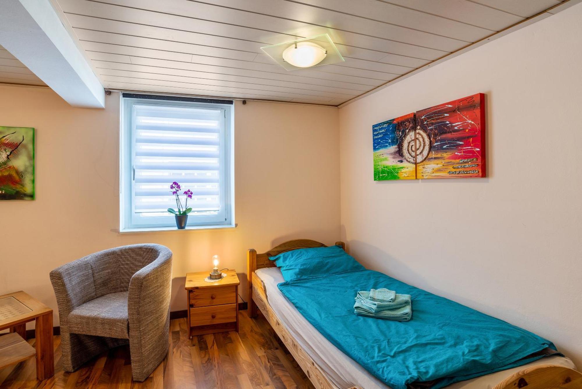 Ferienwohnung Blaues Haus Ubstadt-Weiher Exteriör bild