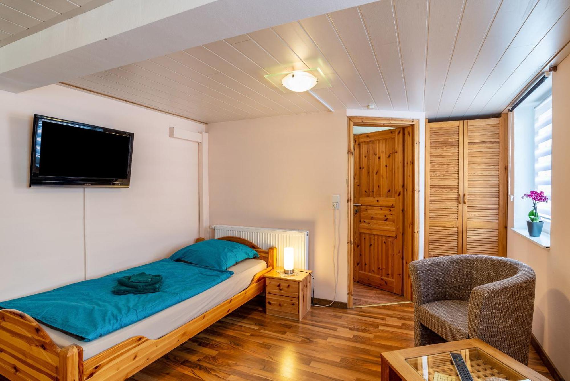 Ferienwohnung Blaues Haus Ubstadt-Weiher Exteriör bild